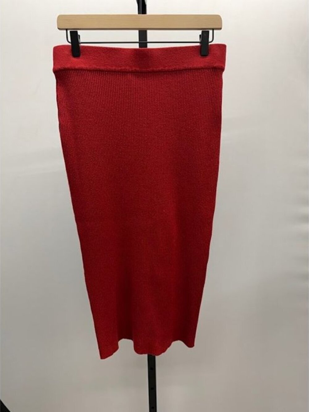 Cable & Gauge Red Ribbed Midi Skirt